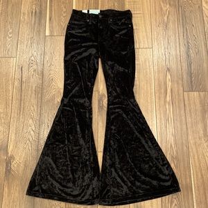 NWT Wrangler Retro Bellbottom Flare Crushed Black Velvet Stretch Size Small / 28